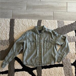 American Eagle Cropped Button Up